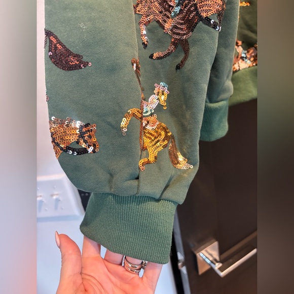 Queen of Sparkles Horse Riders Henley Sweatshirt Pullover Sequin Horseshoe Green - Picture 10 of 12